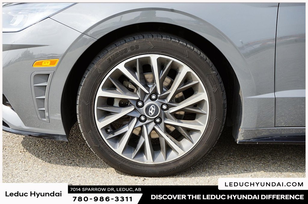 2020 Hyundai Sonata Luxury in Leduc, Alberta - 8 - w1024h768px