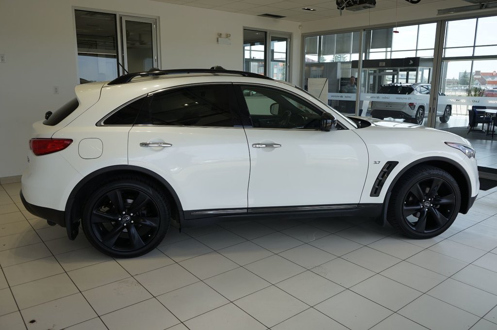 2017  QX70 Sport in Leduc, Alberta - 8 - w1024h768px