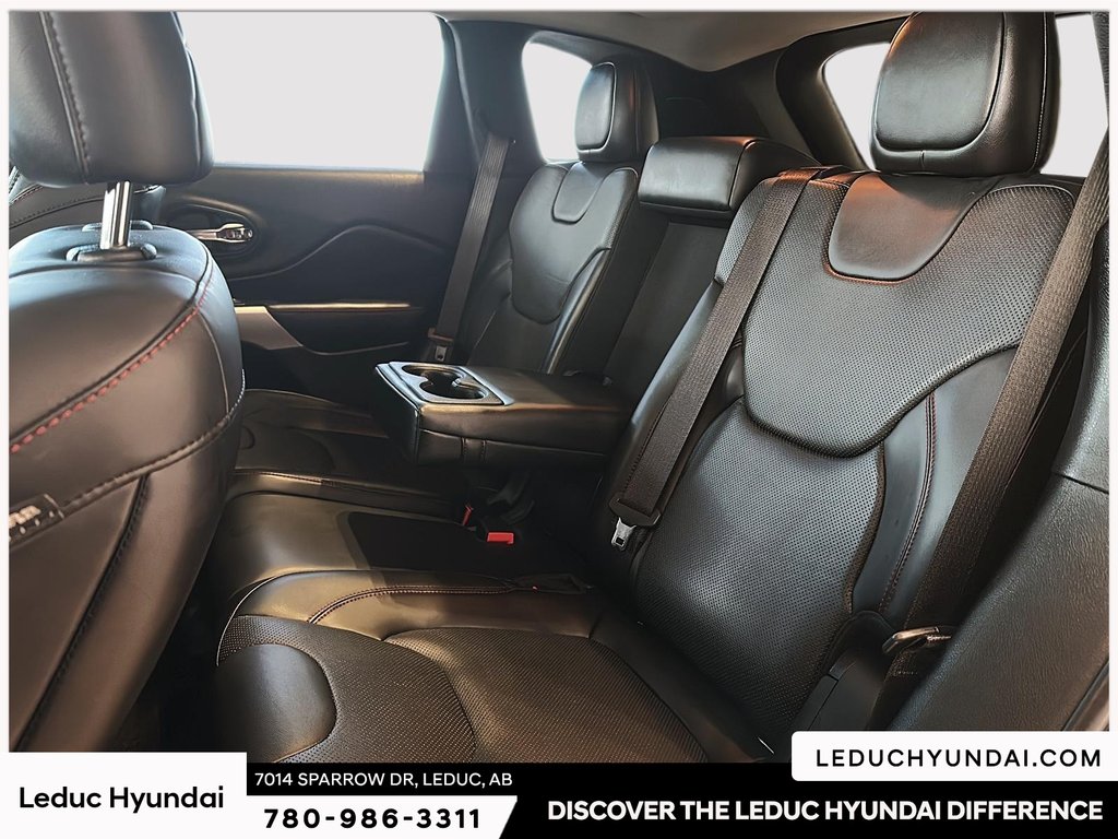 2018 Jeep Cherokee Trailhawk in Leduc, Alberta - 11 - w1024h768px