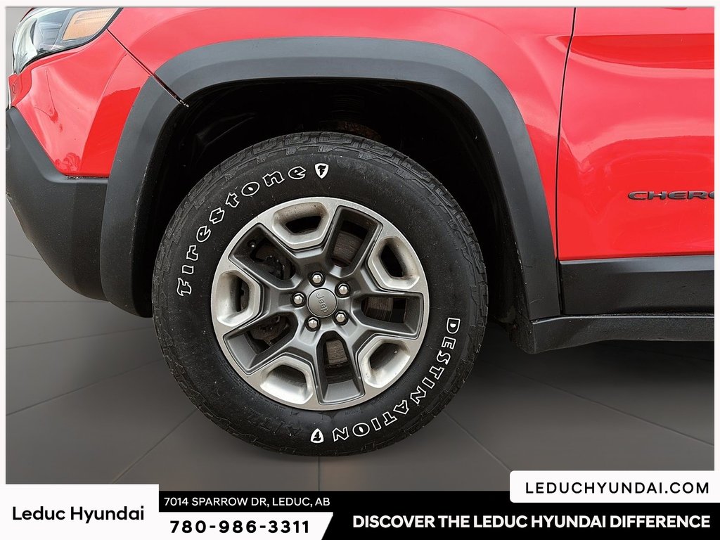 2019 Jeep Cherokee Trailhawk in Leduc, Alberta - 7 - w1024h768px