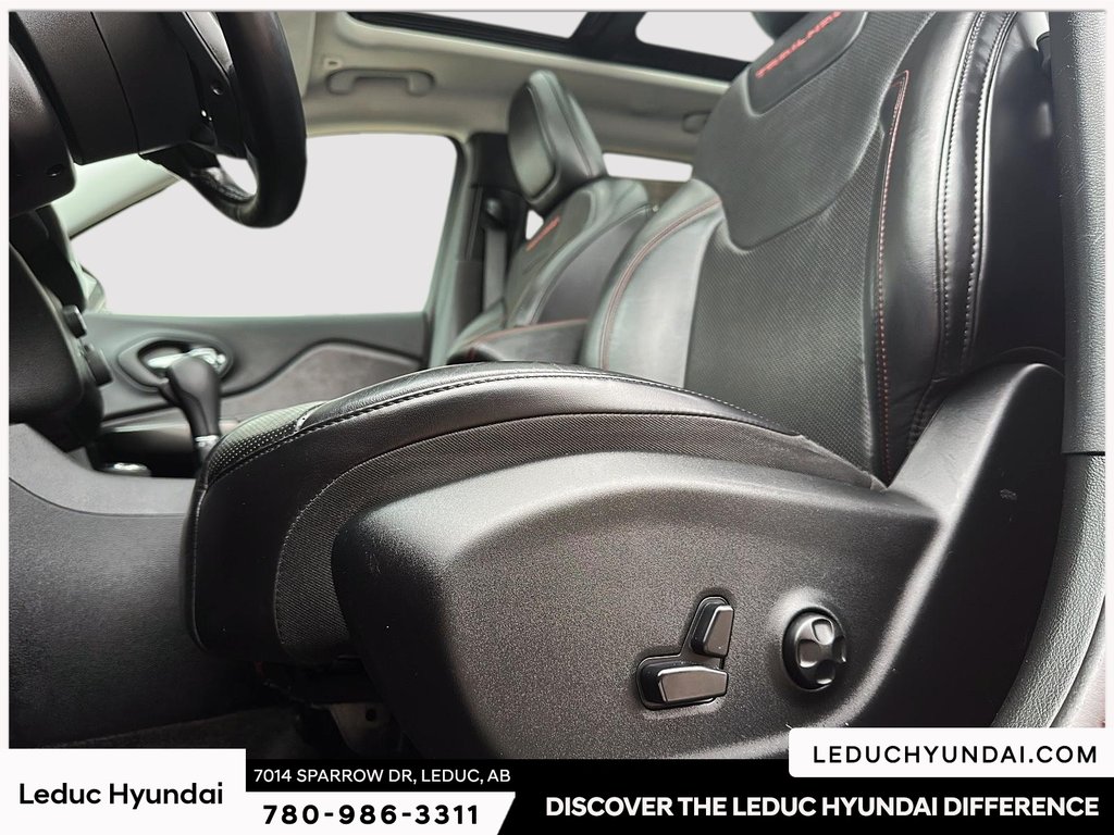 2019 Jeep Cherokee Trailhawk in Leduc, Alberta - 9 - w1024h768px