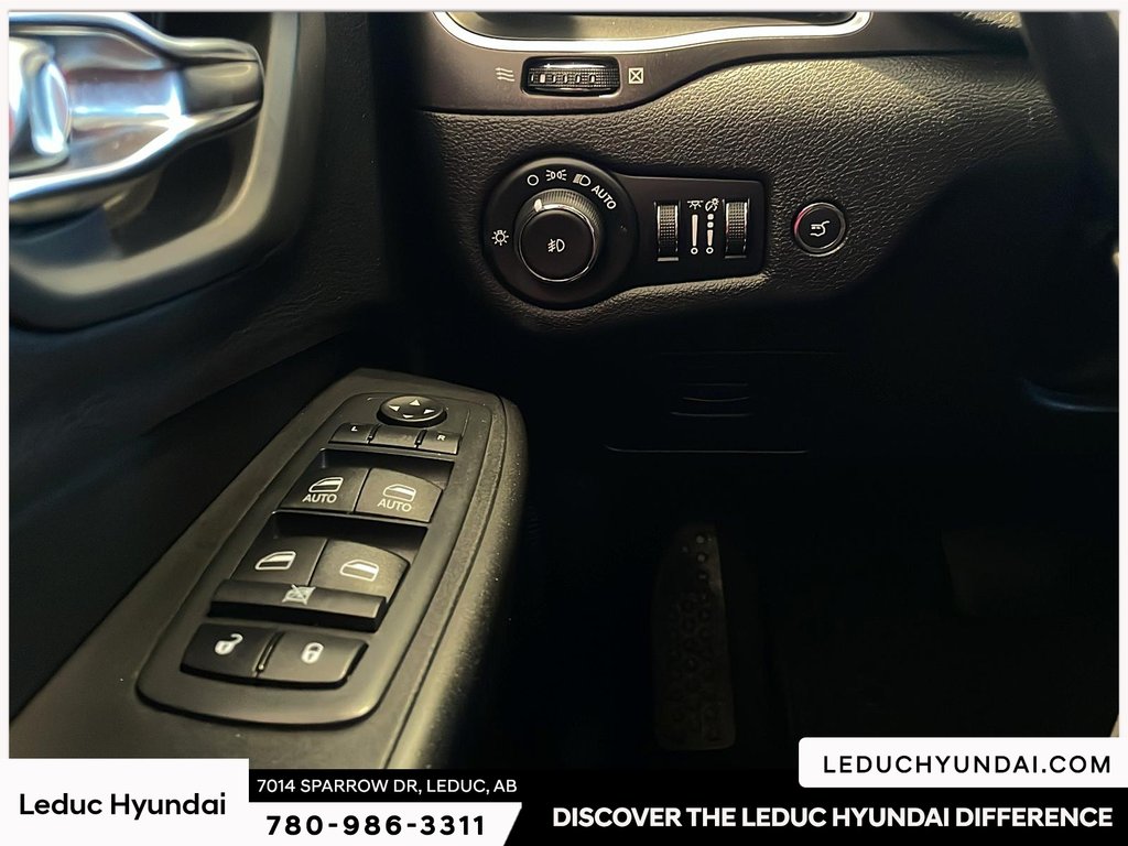2020 Jeep Cherokee Trailhawk in Leduc, Alberta - 15 - w1024h768px