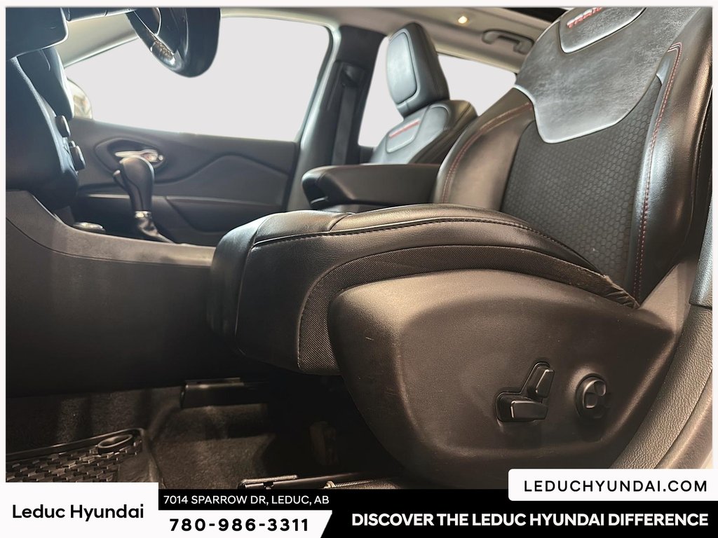 2020 Jeep Cherokee Trailhawk in Leduc, Alberta - 10 - w1024h768px