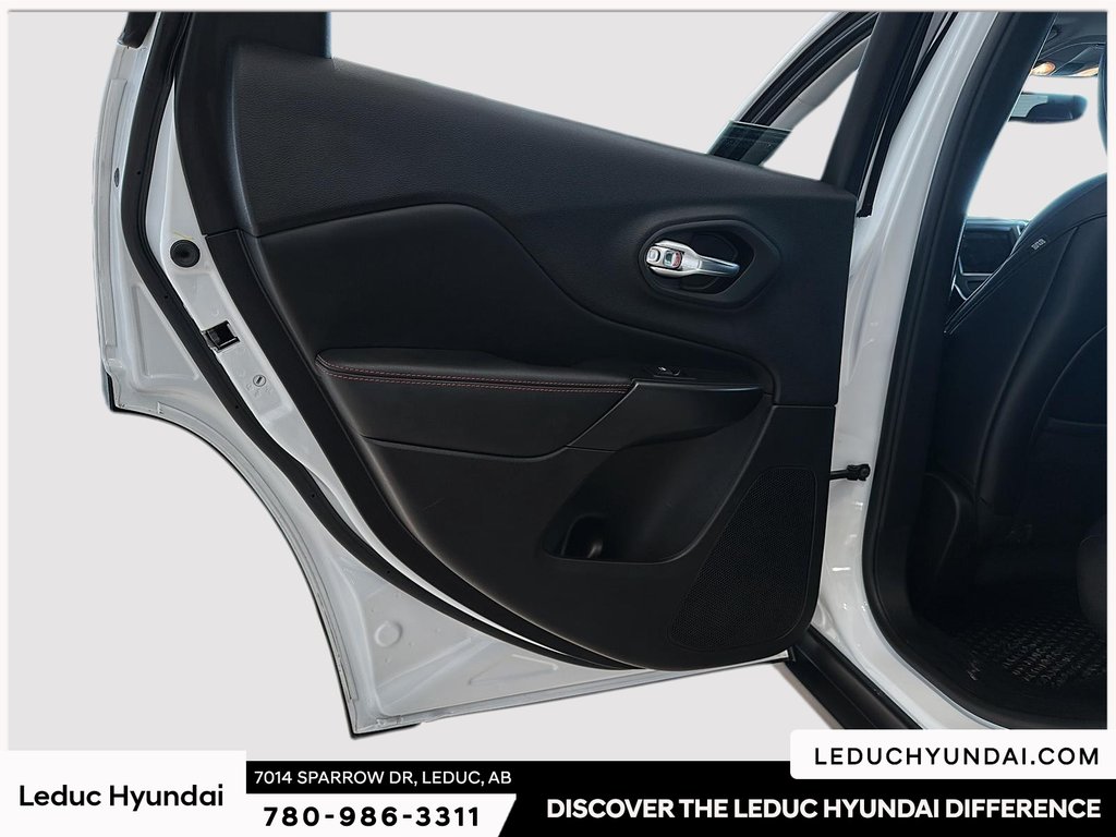 2020 Jeep Cherokee Trailhawk in Leduc, Alberta - 14 - w1024h768px