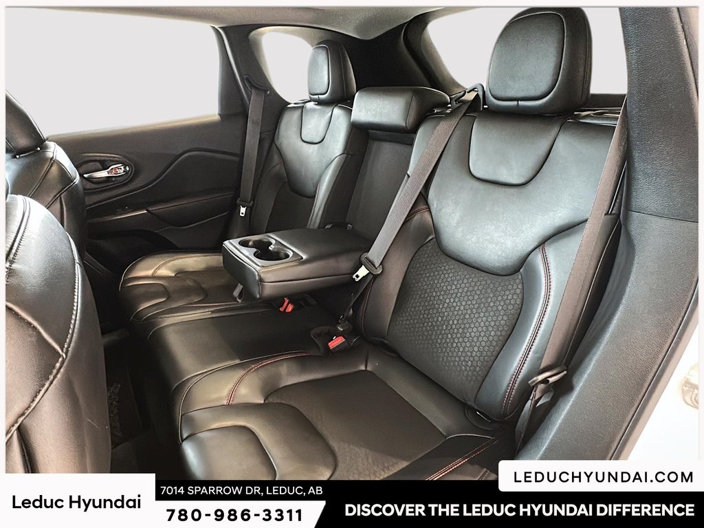 2020 Jeep Cherokee Trailhawk in Leduc, Alberta - 11 - w1024h768px