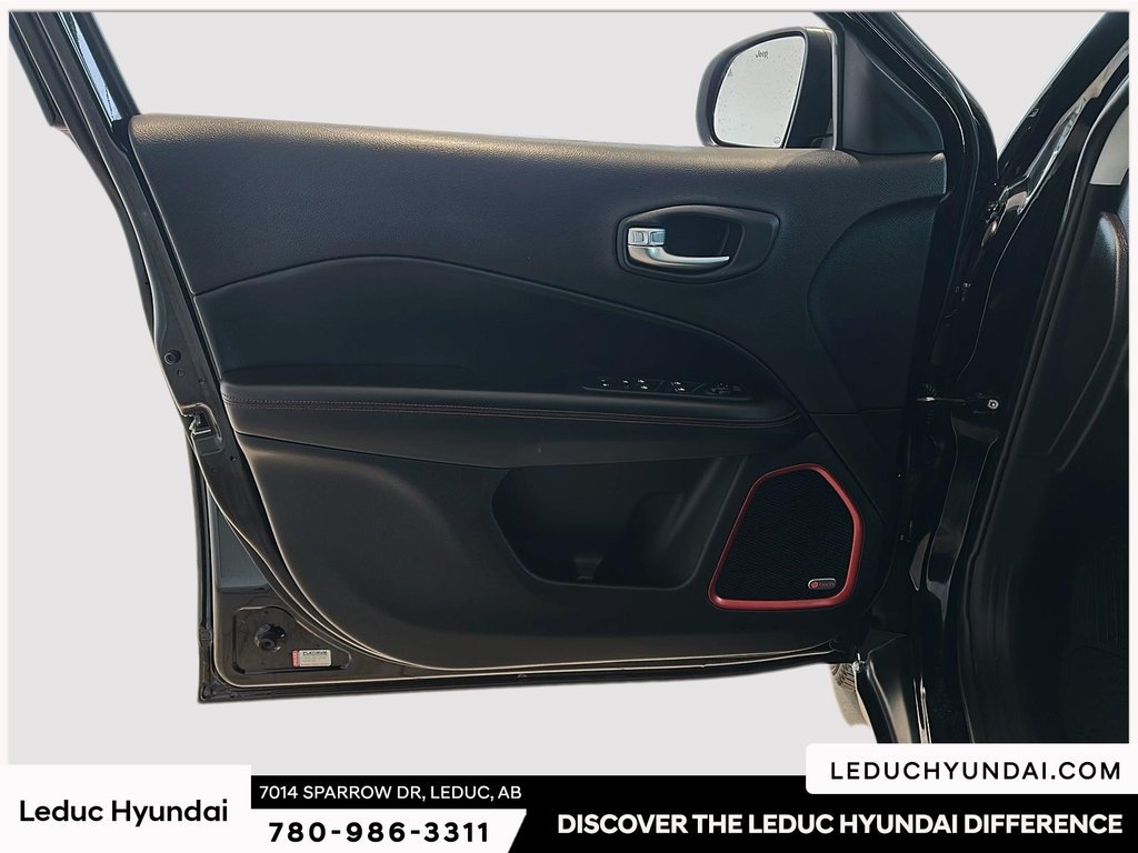 2018 Jeep Compass Trailhawk in Leduc, Alberta - 10 - w1024h768px
