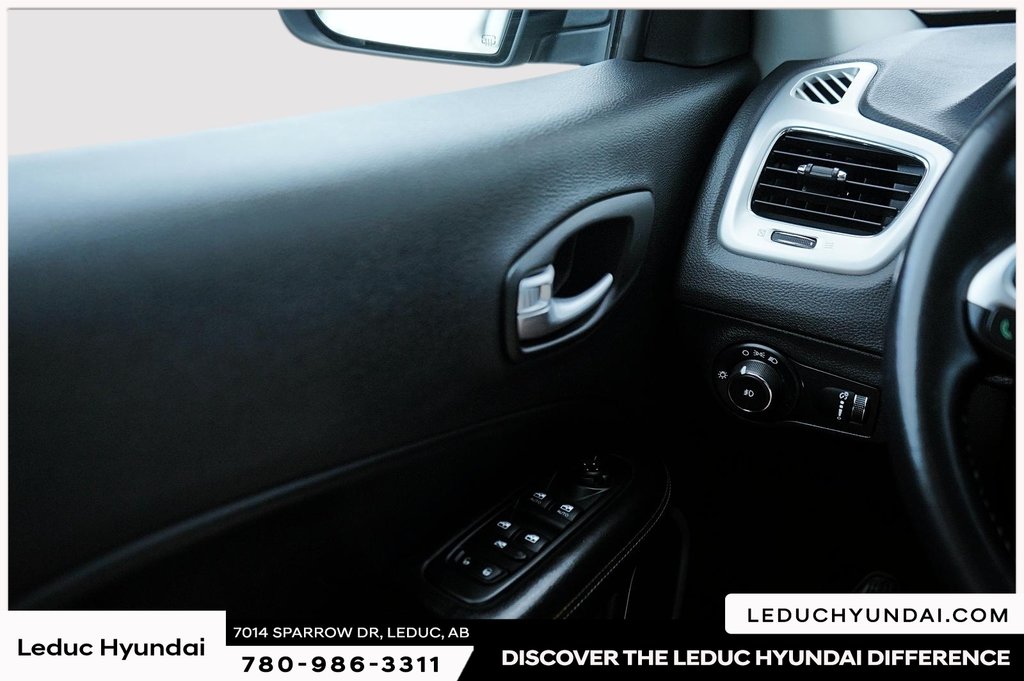 2021 Jeep Compass Upland Edition in Leduc, Alberta - 12 - w1024h768px