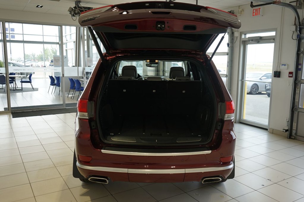 2017  Grand Cherokee Summit in Leduc, Alberta - 5 - w1024h768px