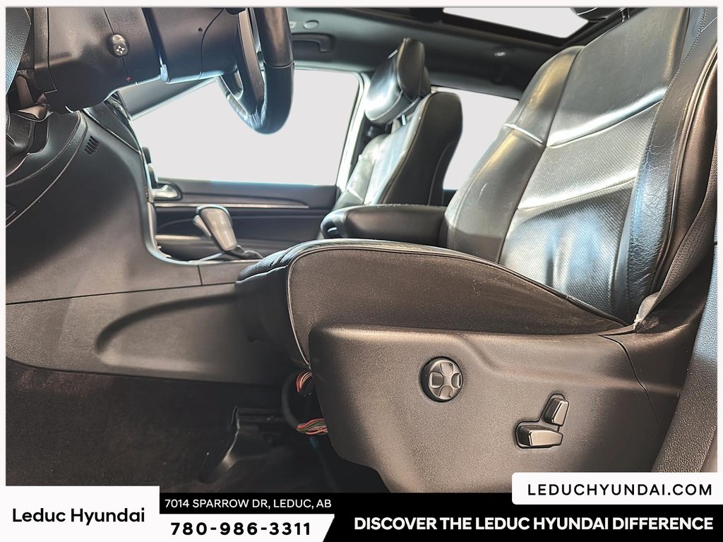 2019 Jeep Grand Cherokee Overland in Leduc, Alberta - 9 - w1024h768px