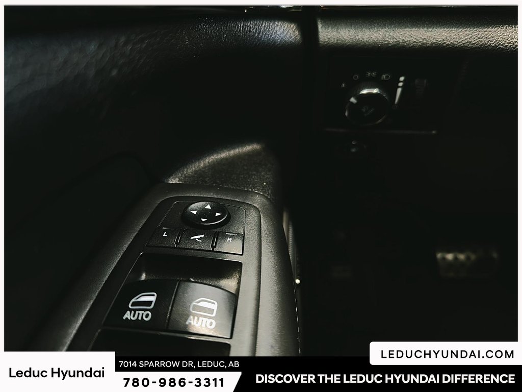 2019 Jeep Grand Cherokee Overland in Leduc, Alberta - 22 - w1024h768px