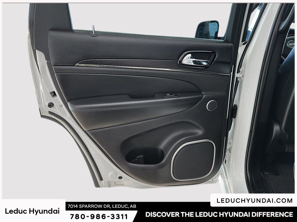 2019 Jeep Grand Cherokee Overland in Leduc, Alberta - 14 - w1024h768px