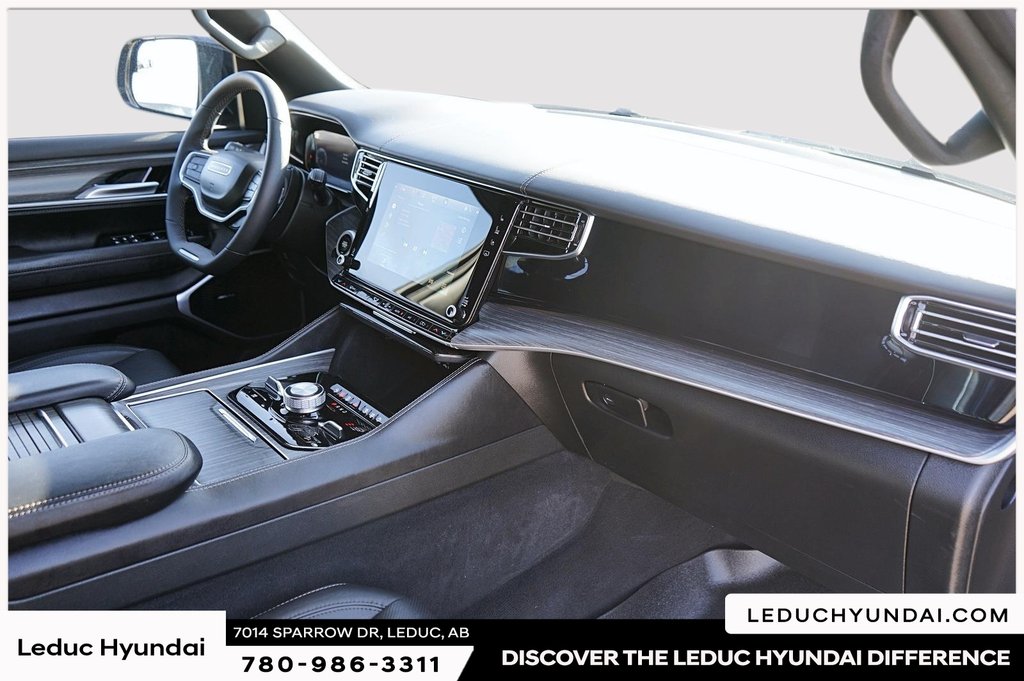 2023 Jeep Wagoneer L Series III in Leduc, Alberta - 10 - w1024h768px