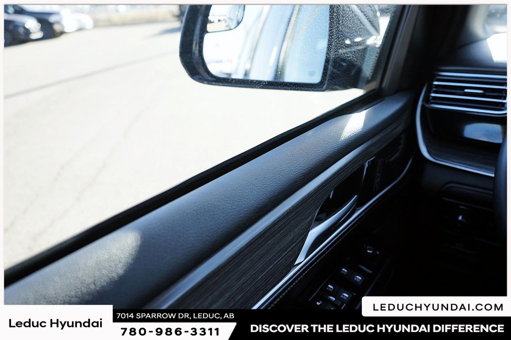 2023 Jeep Wagoneer L Series III in Leduc, Alberta - 17 - w1024h768px