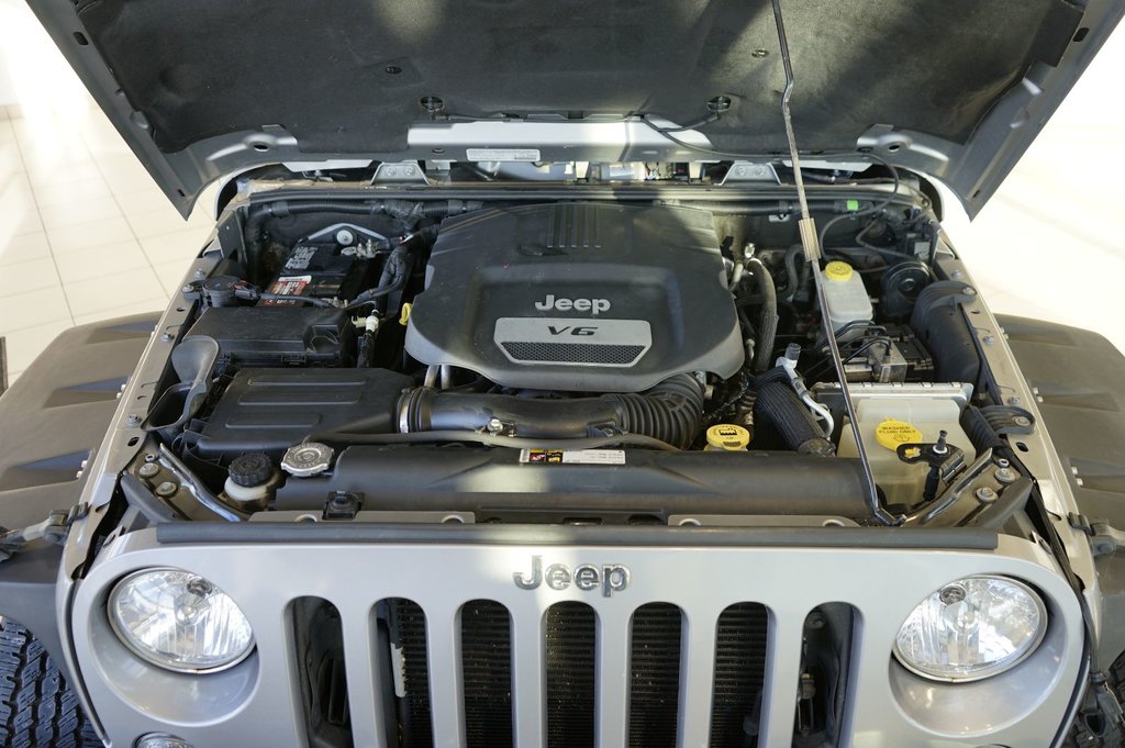 2014 Jeep Wrangler Unlimited Sahara in Leduc, Alberta - 11 - w1024h768px