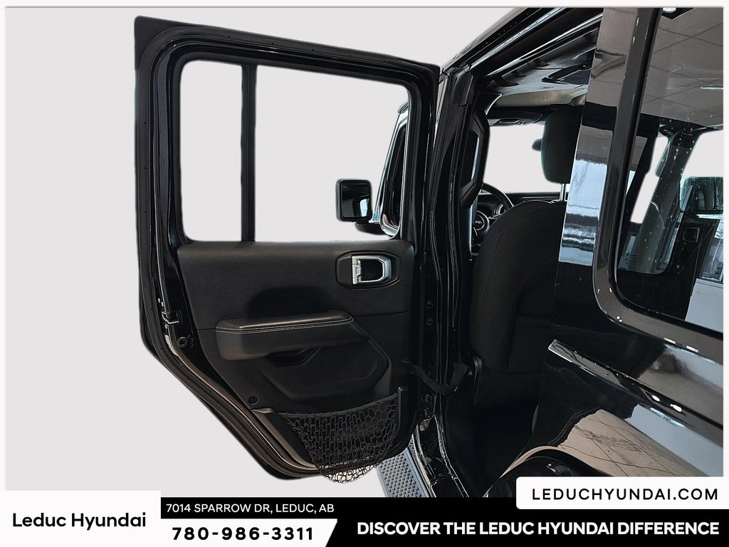 2019 Jeep Wrangler Unlimited Sahara in Leduc, Alberta - 12 - w1024h768px