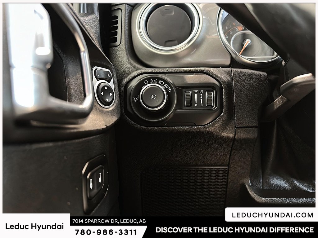 2019 Jeep Wrangler Unlimited Sahara in Leduc, Alberta - 21 - w1024h768px