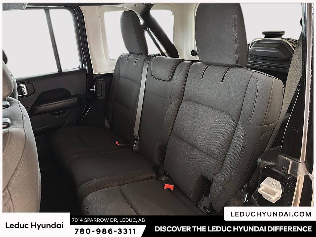 2019 Jeep Wrangler Unlimited Sahara in Leduc, Alberta - 9 - w1024h768px