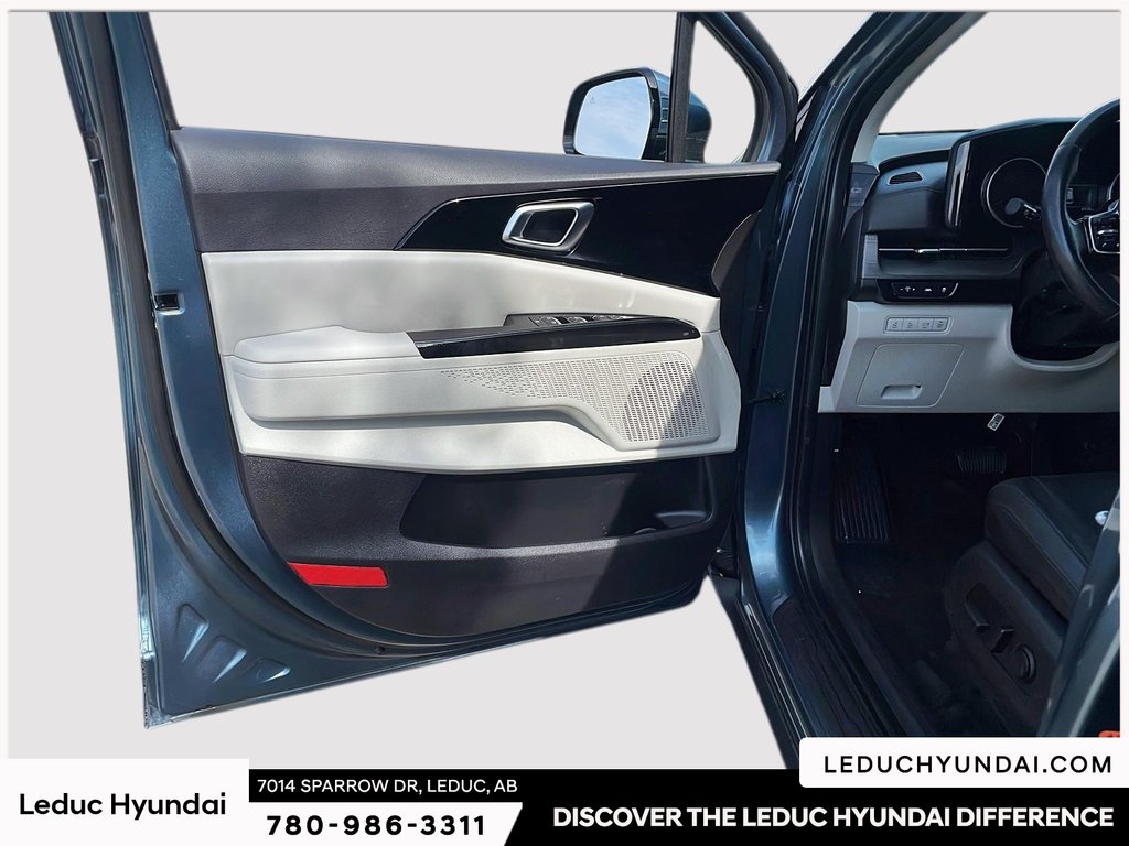 2024 Kia Carnival EX in Leduc, Alberta - 16 - w1024h768px