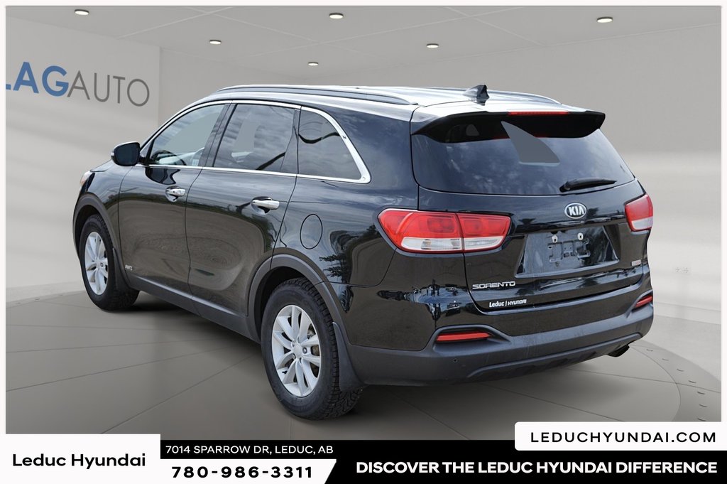 2017 Kia Sorento LX Turbo in Leduc, Alberta - 4 - w1024h768px