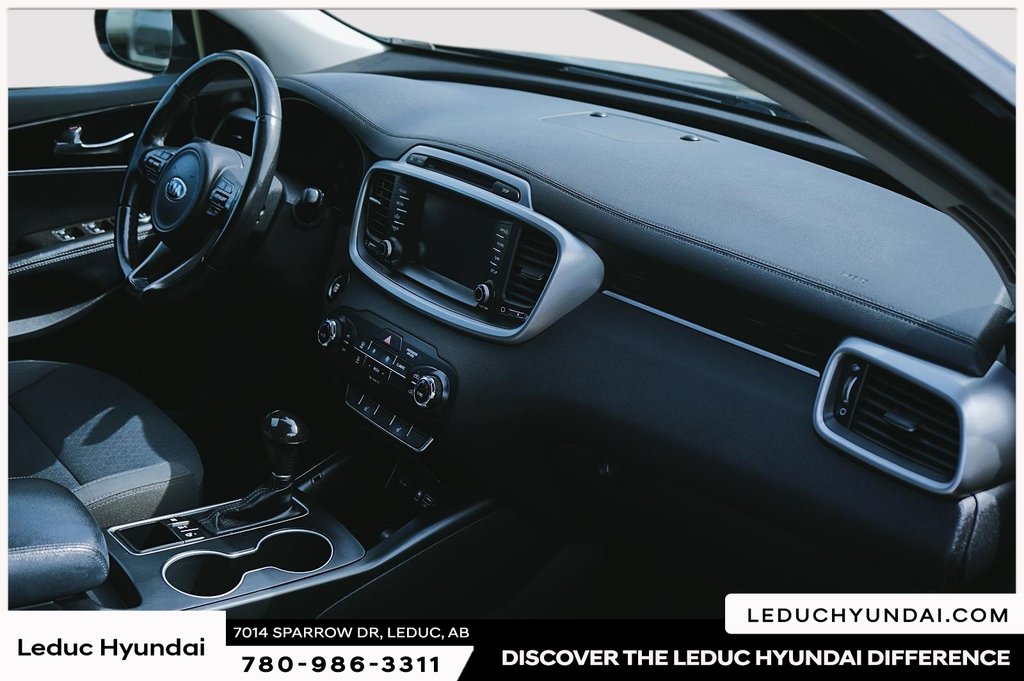 2017 Kia Sorento LX Turbo in Leduc, Alberta - 12 - w1024h768px