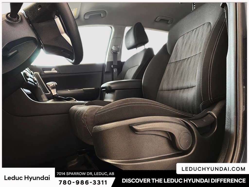 2020 Kia Sportage LX in Leduc, Alberta - 9 - w1024h768px