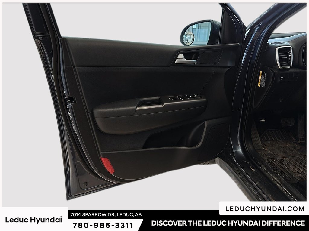 2020 Kia Sportage LX in Leduc, Alberta - 13 - w1024h768px