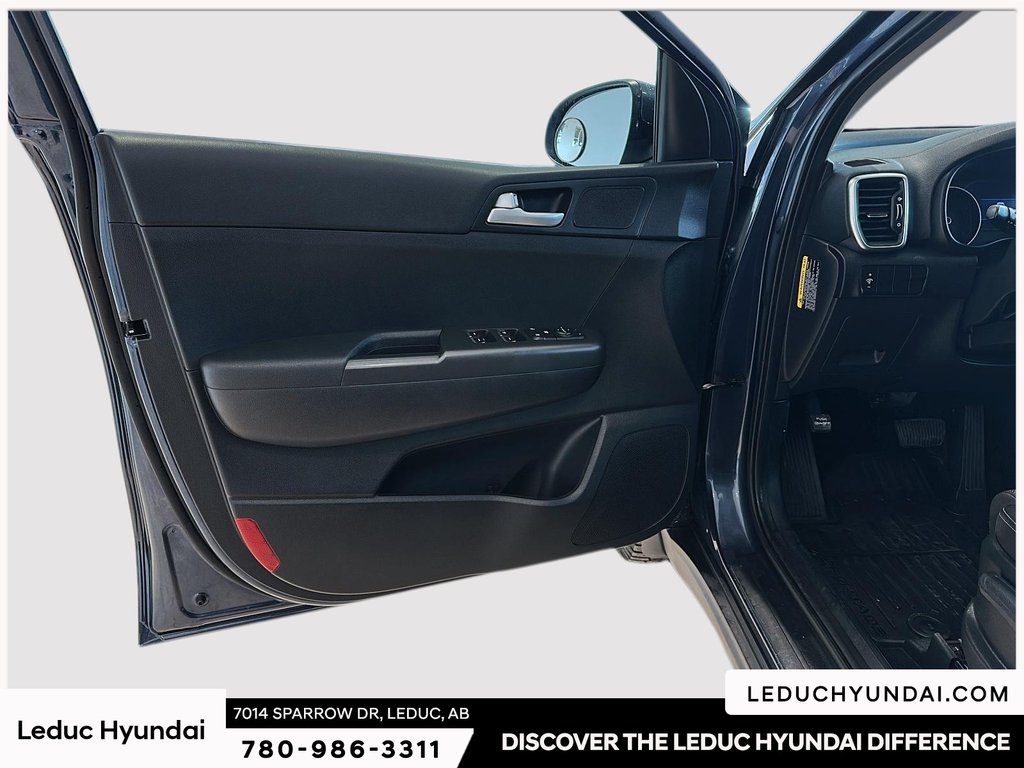 2020 Kia Sportage LX in Leduc, Alberta - 12 - w1024h768px