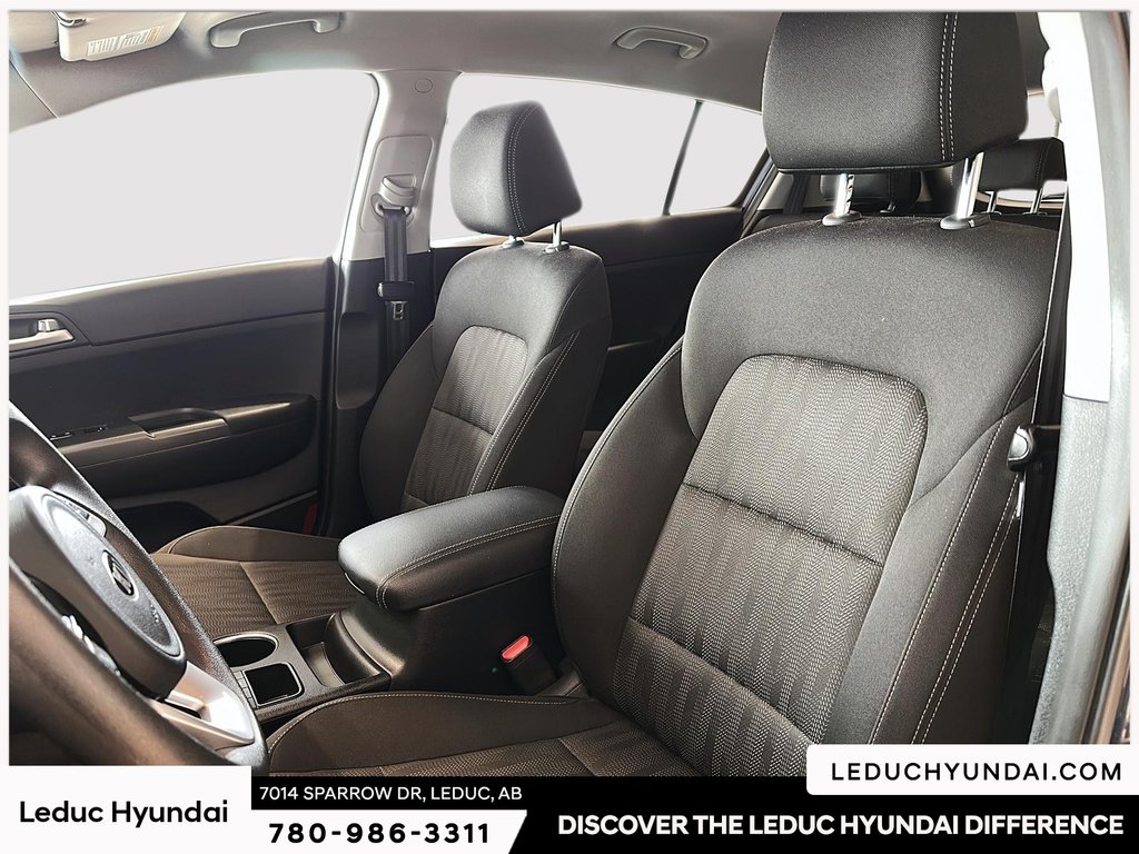 2020 Kia Sportage LX in Leduc, Alberta - 8 - w1024h768px