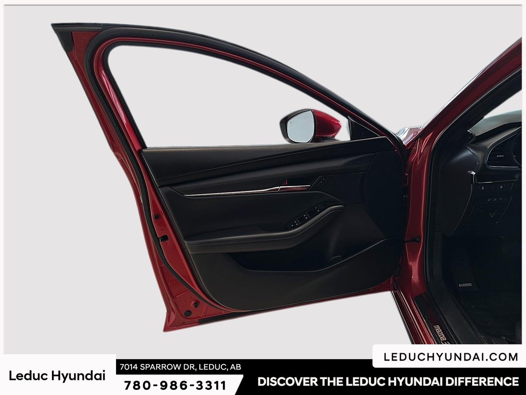 2022 Mazda 3 GS in Leduc, Alberta - 11 - w1024h768px
