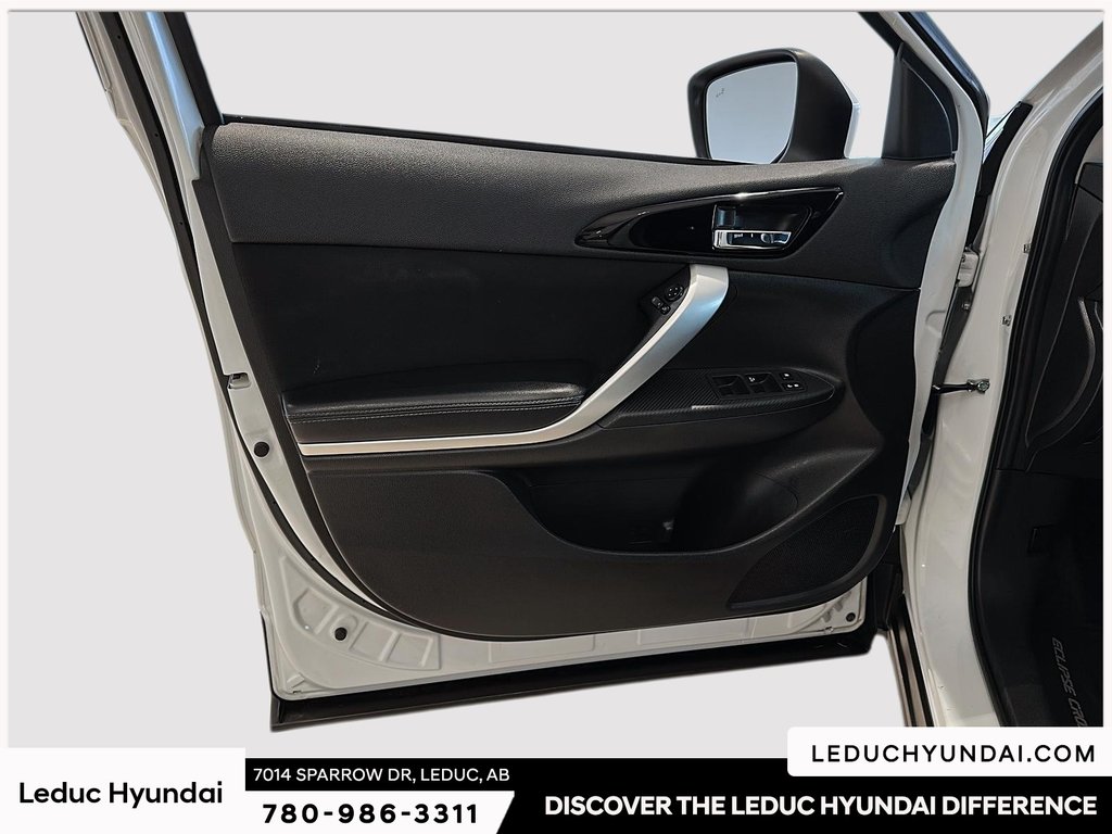 2020 Mitsubishi Eclipse Cross SE in Leduc, Alberta - 10 - w1024h768px