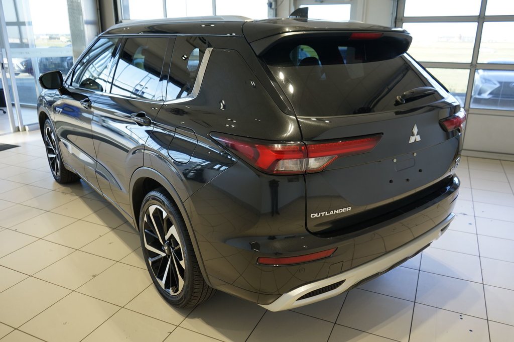 2023  OUTLANDER PHEV GT in Leduc, Alberta - 3 - w1024h768px