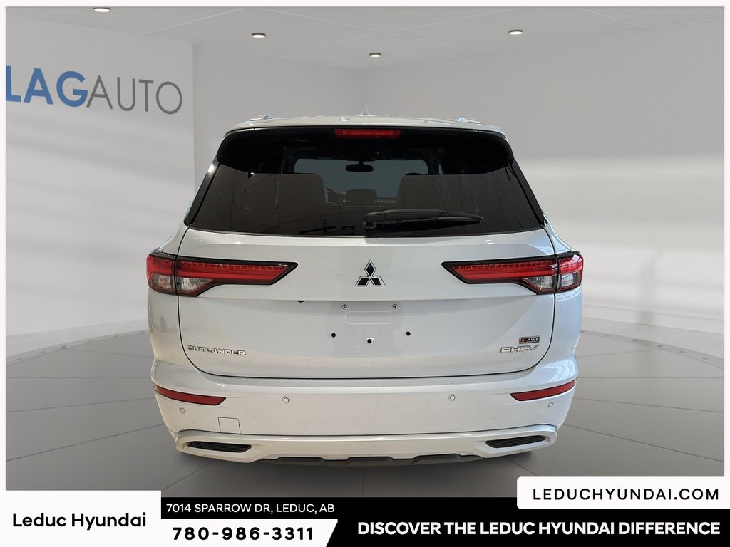 2024 Mitsubishi Outlander PHEV GT in Leduc, Alberta - 3 - w1024h768px