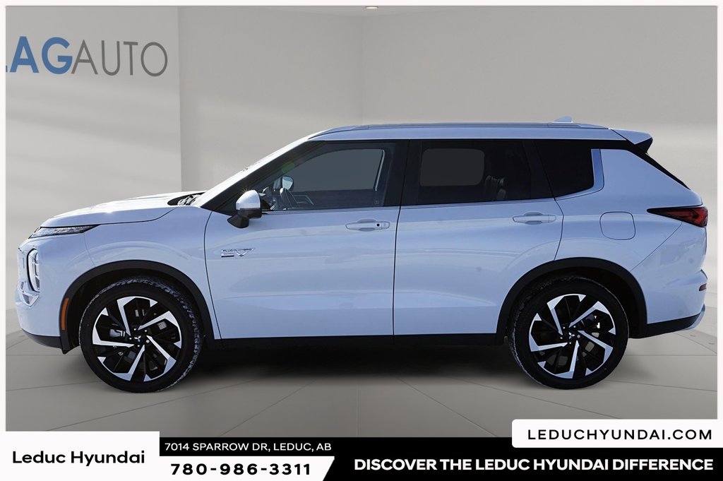 2024 Mitsubishi Outlander Plug-In Hybrid SEL in Leduc, Alberta - 5 - w1024h768px