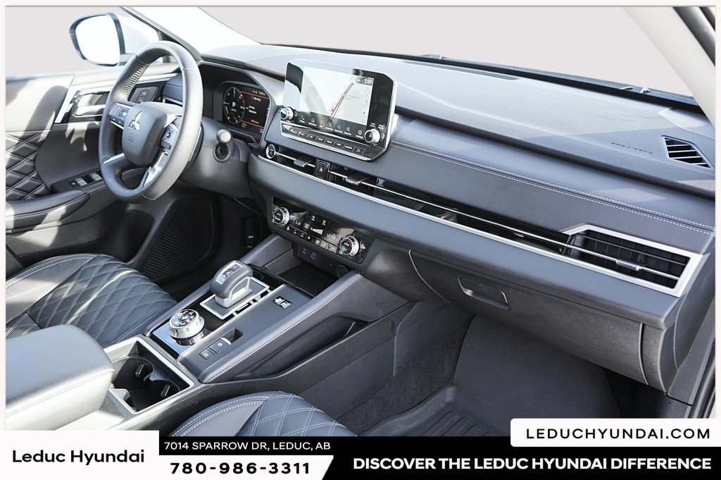 2024 Mitsubishi Outlander Plug-In Hybrid SEL in Leduc, Alberta - 10 - w1024h768px