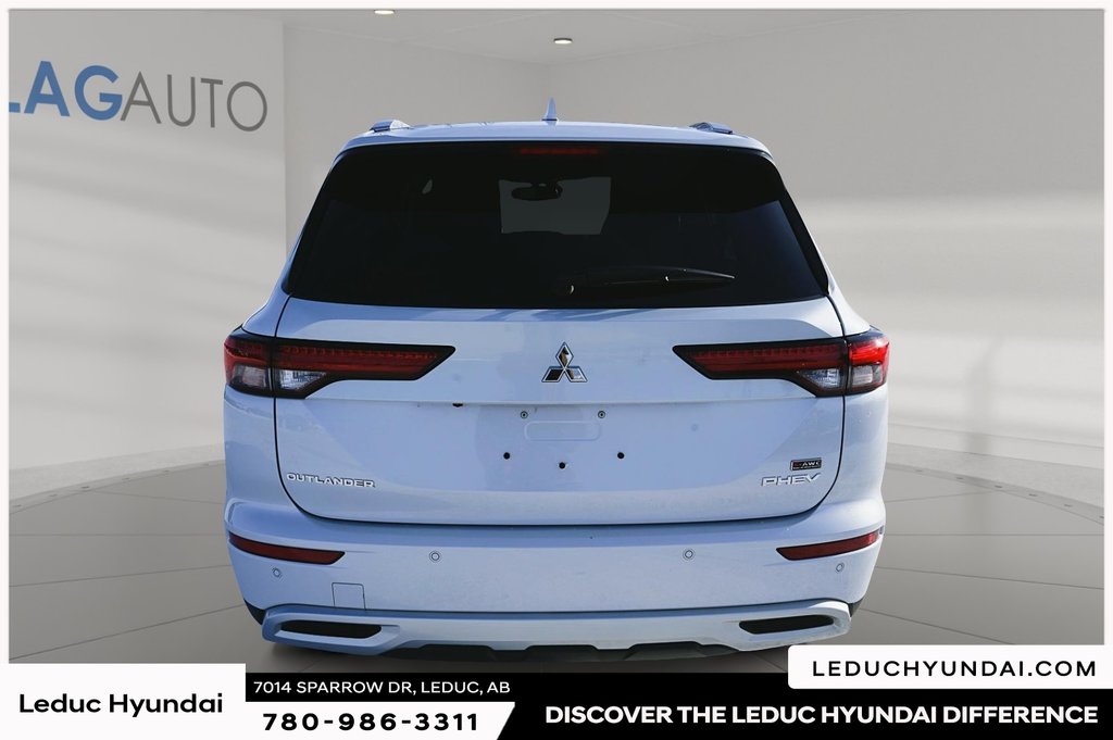 2024 Mitsubishi Outlander Plug-In Hybrid SEL in Leduc, Alberta - 3 - w1024h768px