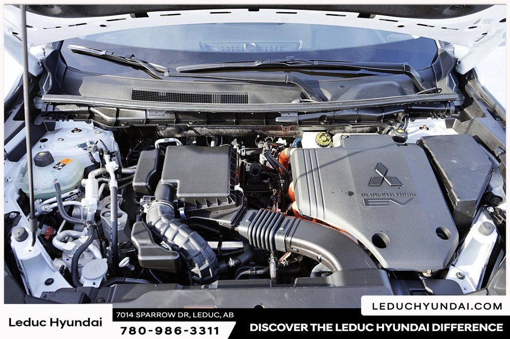 2024 Mitsubishi Outlander Plug-In Hybrid SEL in Leduc, Alberta - 8 - w1024h768px