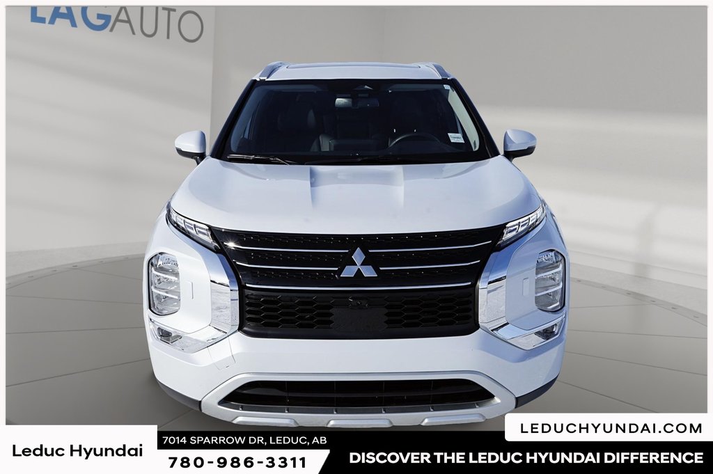 2024 Mitsubishi Outlander Plug-In Hybrid SEL in Leduc, Alberta - 2 - w1024h768px