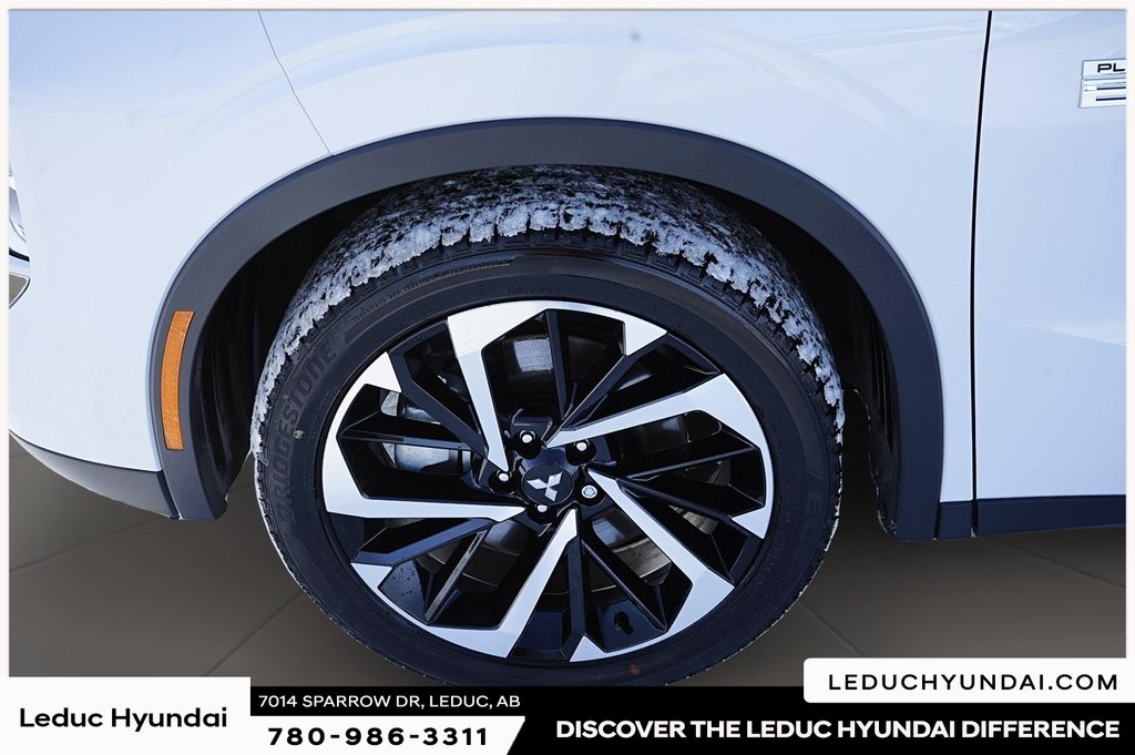 2024 Mitsubishi Outlander Plug-In Hybrid SEL in Leduc, Alberta - 7 - w1024h768px