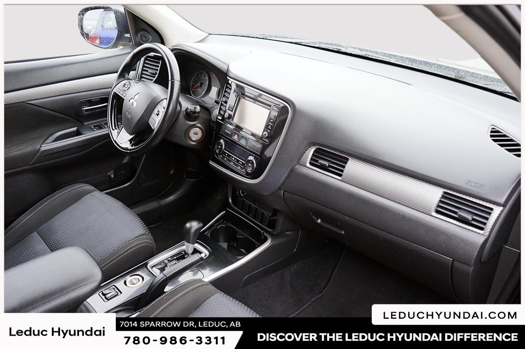 2017 Mitsubishi Outlander ES-6