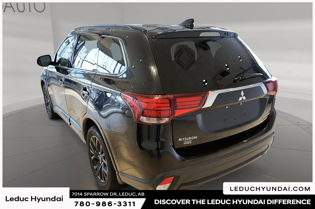 2018 Mitsubishi Outlander SE in Leduc, Alberta - 4 - w1024h768px