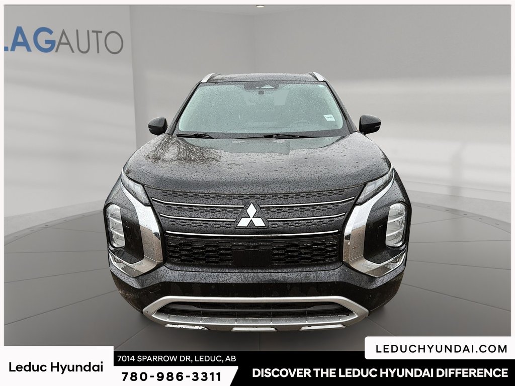 2023 Mitsubishi Outlander LE in Leduc, Alberta - 2 - w1024h768px