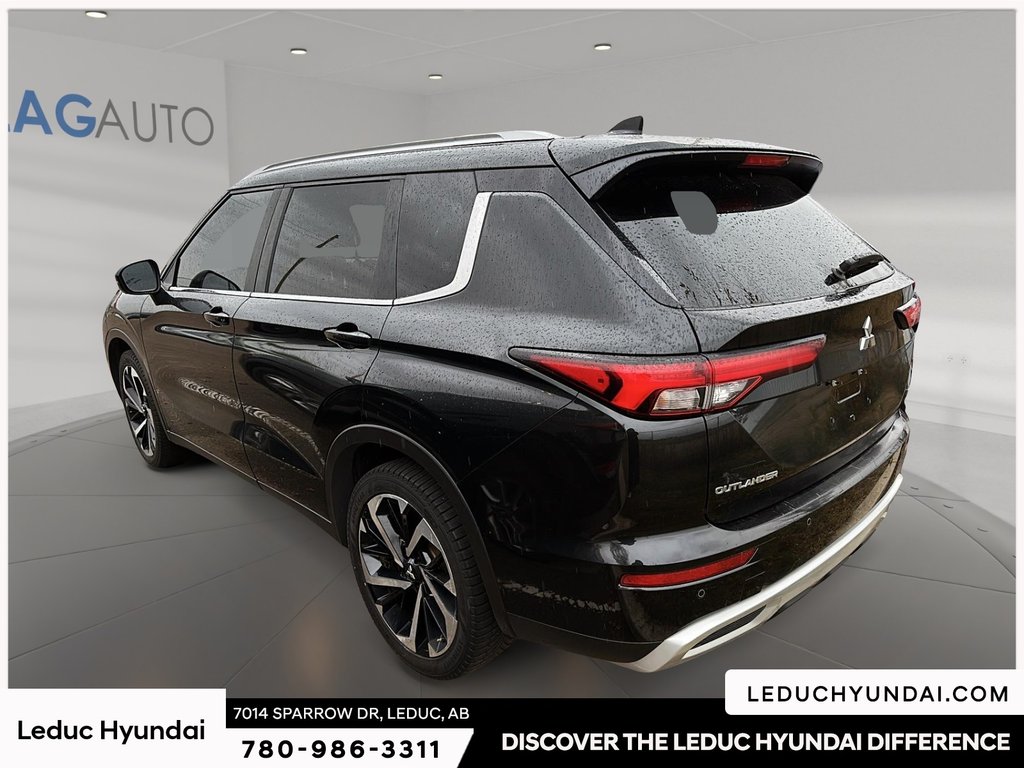 2023 Mitsubishi Outlander LE in Leduc, Alberta - 3 - w1024h768px