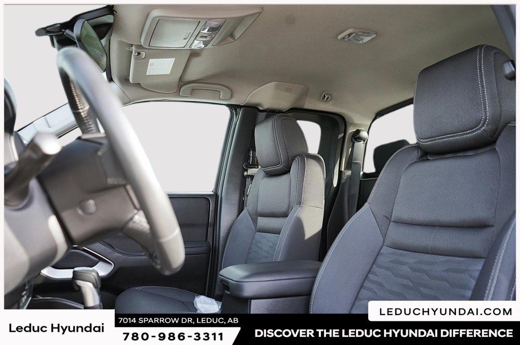 2023 Nissan Frontier SV in Leduc, Alberta - 6 - w1024h768px