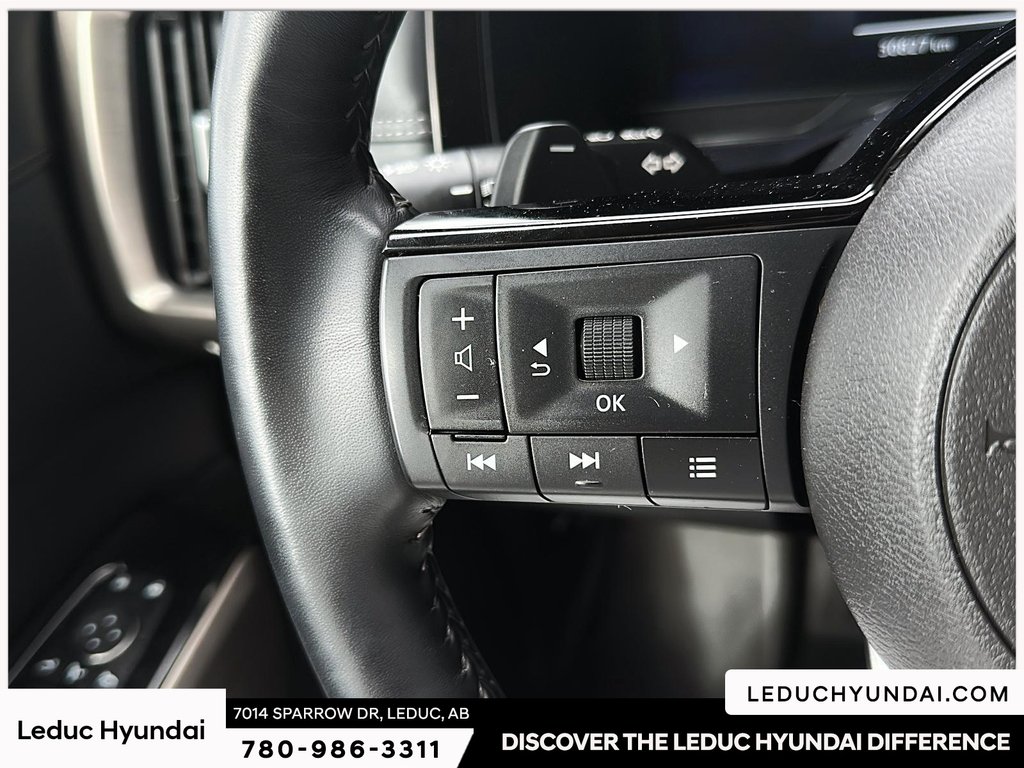 2024 Nissan Pathfinder Platinum in Leduc, Alberta - 17 - w1024h768px