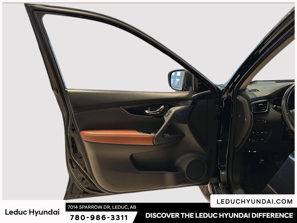 2017 Nissan Rogue SL in Leduc, Alberta - 11 - w1024h768px