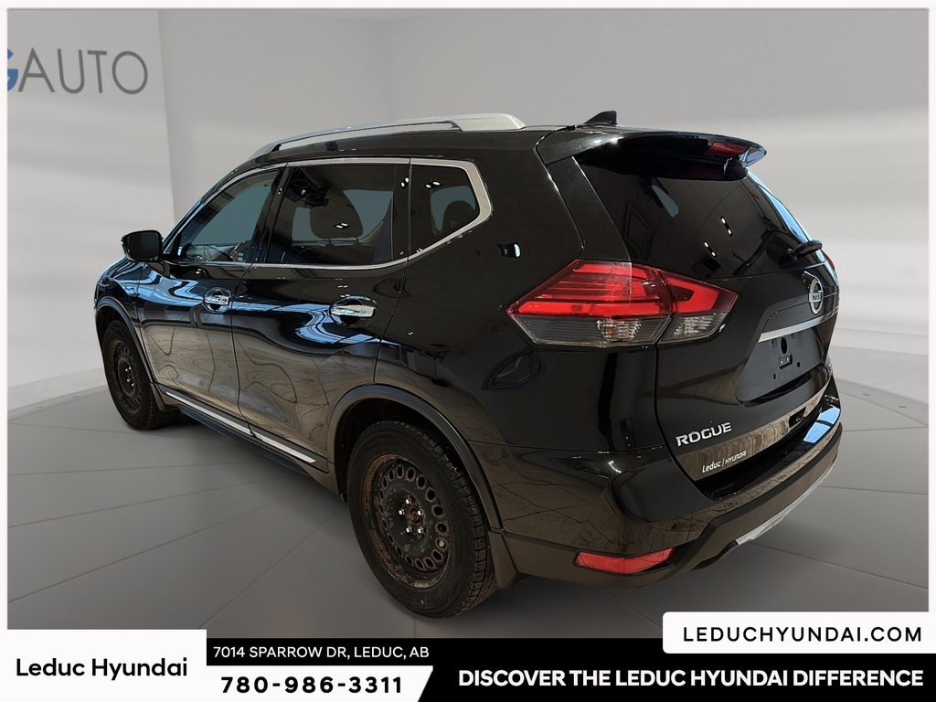 2017 Nissan Rogue SL in Leduc, Alberta - 4 - w1024h768px