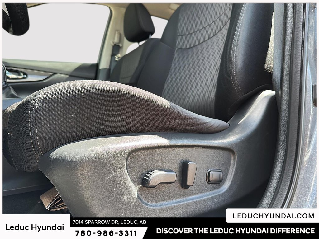 2019 Nissan Rogue S in Leduc, Alberta - 9 - w1024h768px