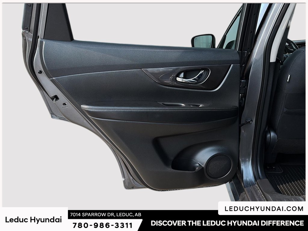 2019 Nissan Rogue S in Leduc, Alberta - 12 - w1024h768px