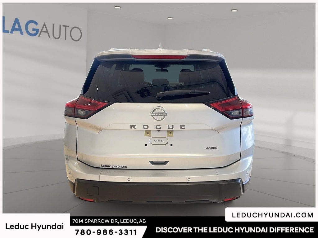 2025 Nissan Rogue SV in Leduc, Alberta - 3 - w1024h768px