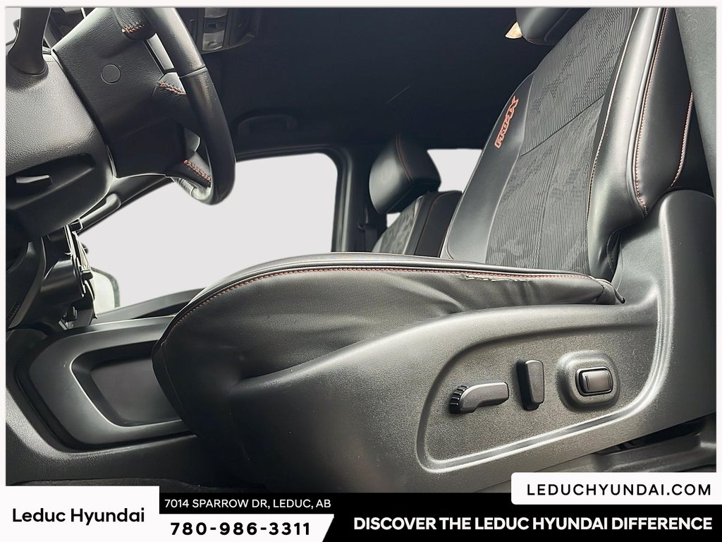 2021 Nissan Titan PRO-4X in Leduc, Alberta - 8 - w1024h768px